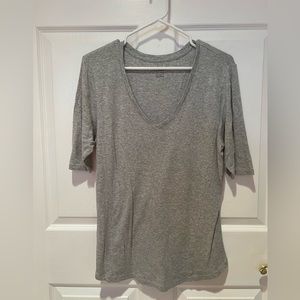 LLBEAN ladies short sleeve blouse. Light gray color. Size XL